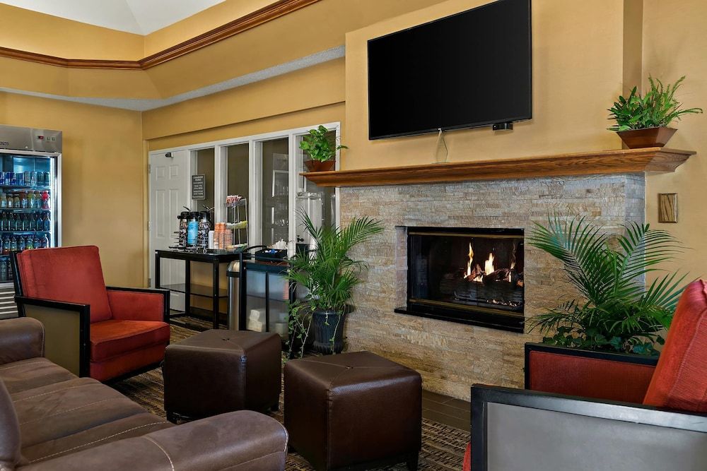 Comfort Suites Saginaw Area 3