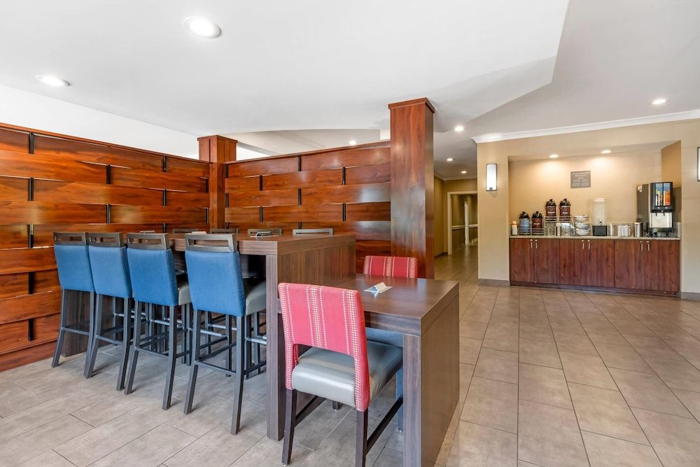 Comfort Suites Elizabethtown 3