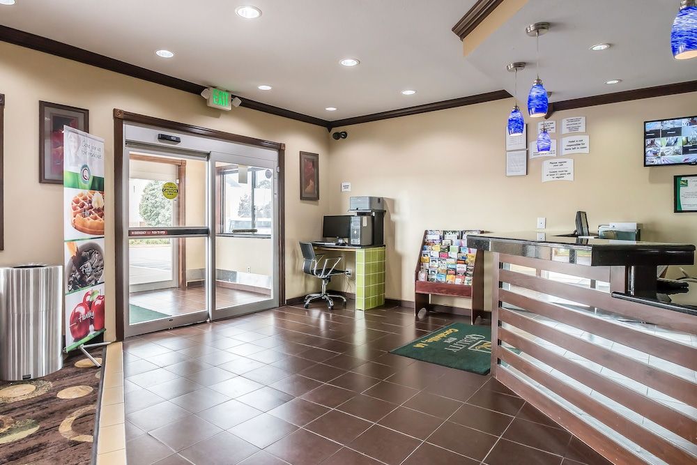 Quality Inn Coralville - Iowa River Landing 2