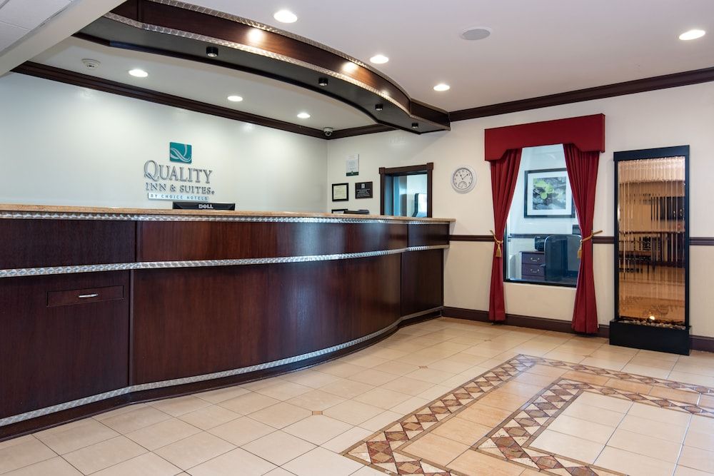 Quality Inn & Suites Quakertown 2