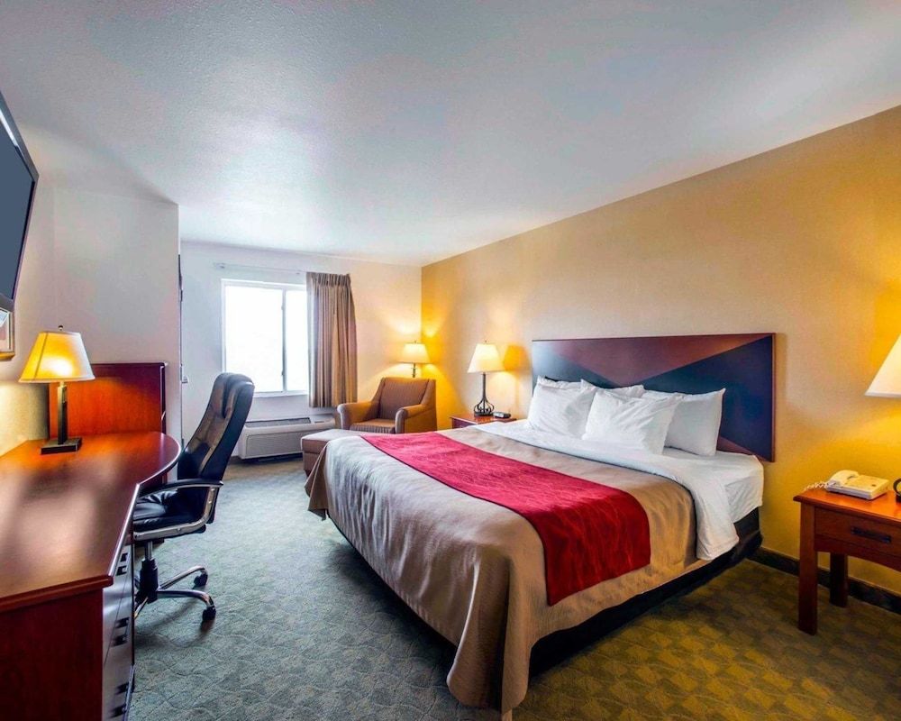 Comfort Inn & Suites Greenville I-70 3