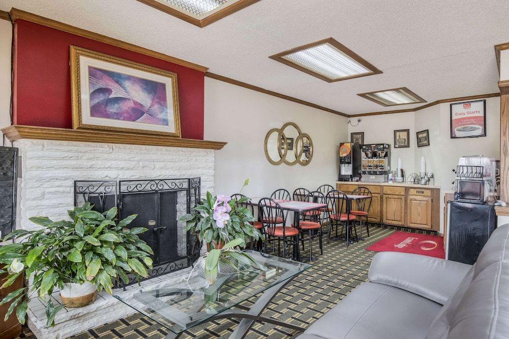 Econo Lodge Cameron Area 3