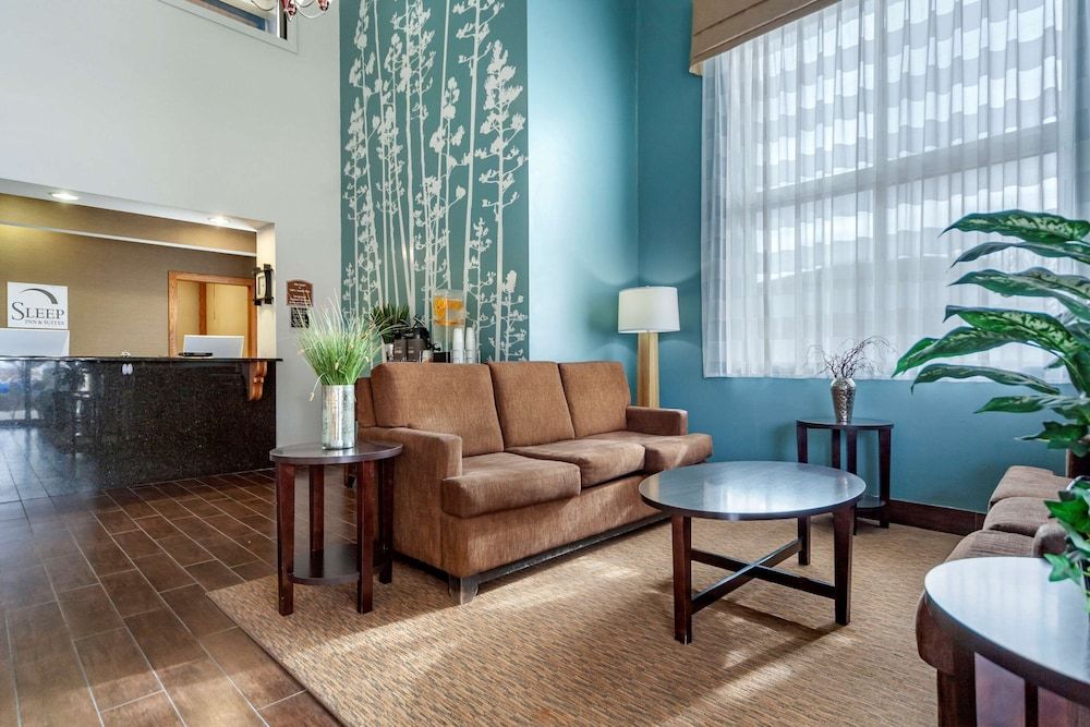 Sleep Inn & Suites Hays I-70 3