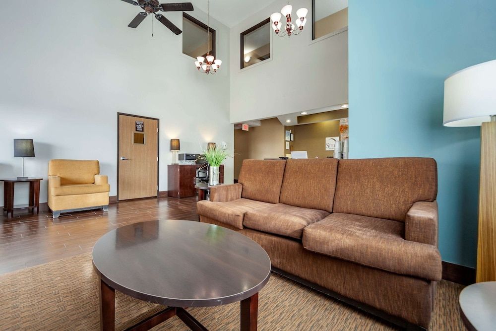 Sleep Inn & Suites Hays I-70 2