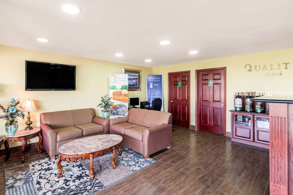 Quality Inn Paris Area 2