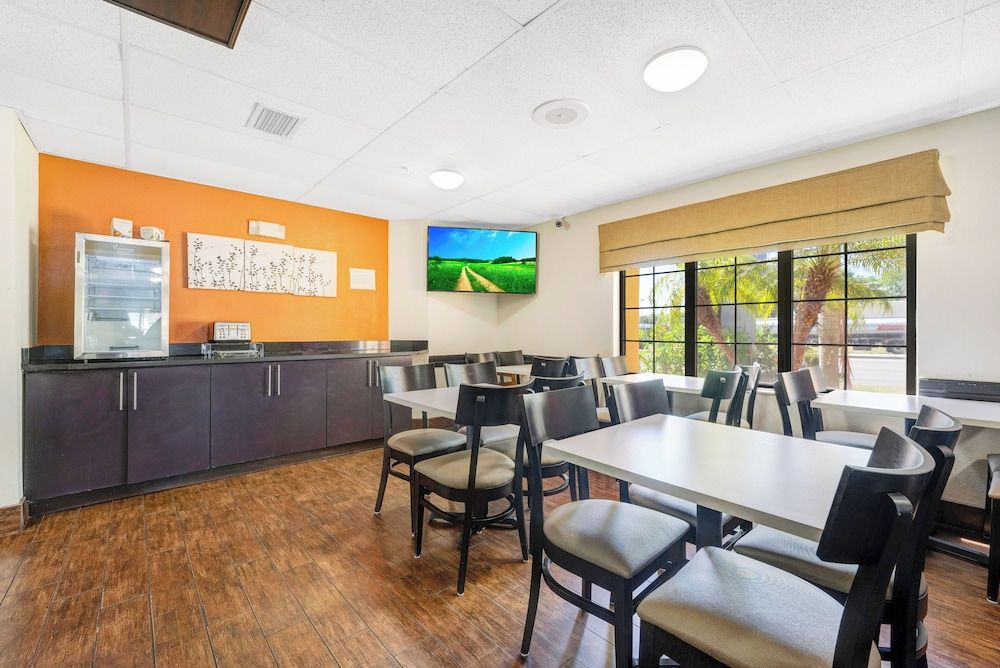 Wingate by Wyndham Leesburg Florida 3