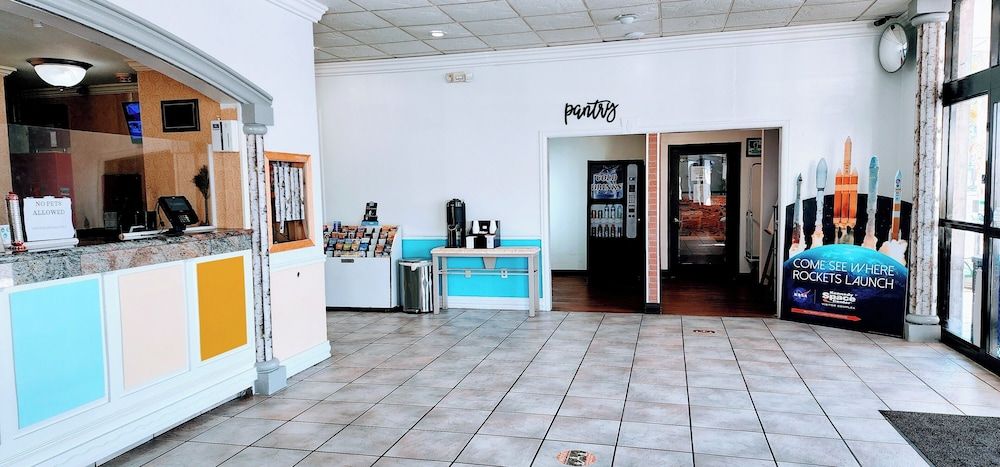 Econo Lodge Port Canaveral Area 3