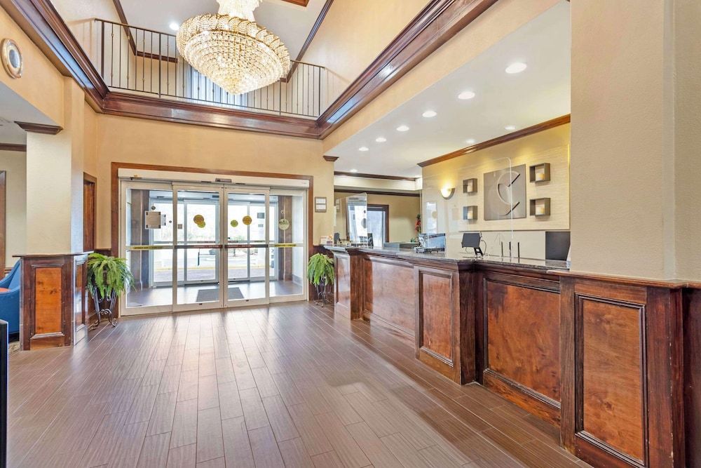 Comfort Inn & Suites Carneys Point Area 2