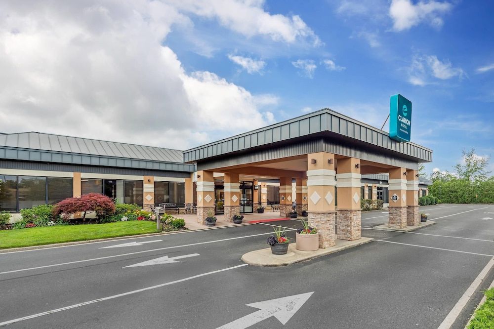 Clarion Hotel & Conference Center - Toms River, NJ 3 estrelas em Toms River