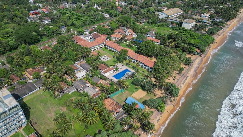 Hibiscus Beach Hotel And Villas 4 estrellas en Kalutara