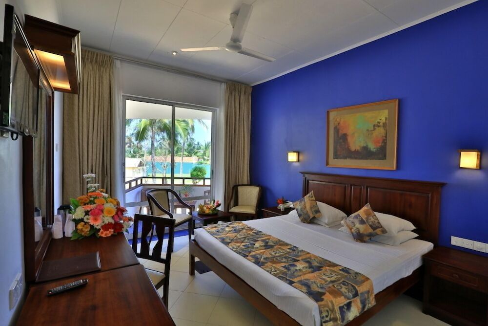 Hibiscus Beach Hotel And Villas 3