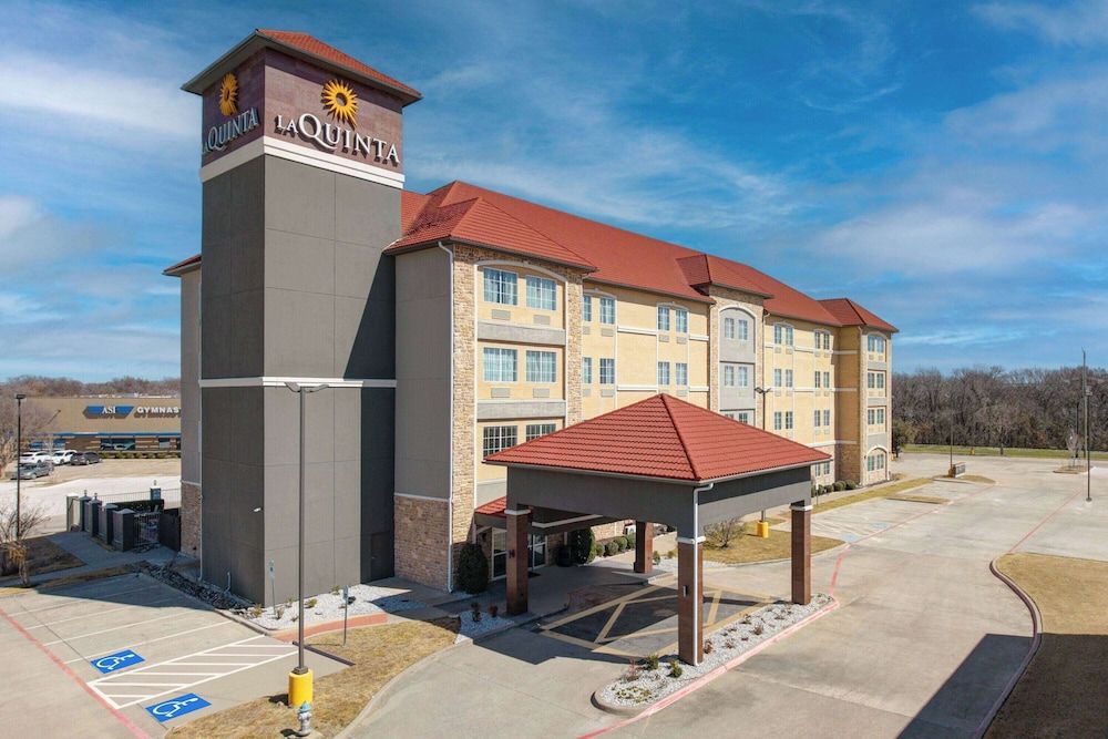 La Quinta Inn & Suites by Wyndham Allen at The Village 3 estrellas en Allen