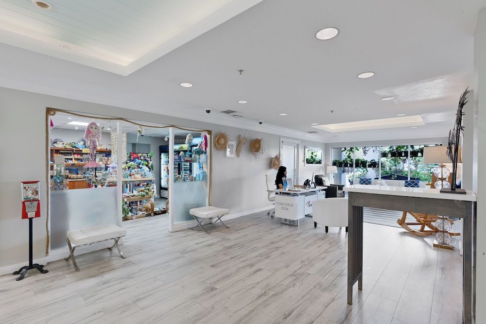 Holiday Inn Resort Grand Cayman by IHG 2