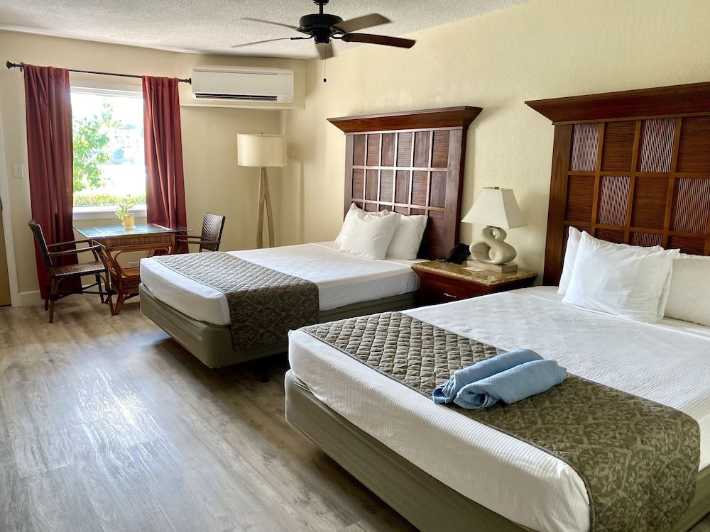 Bolongo Bay Beach Resort 3