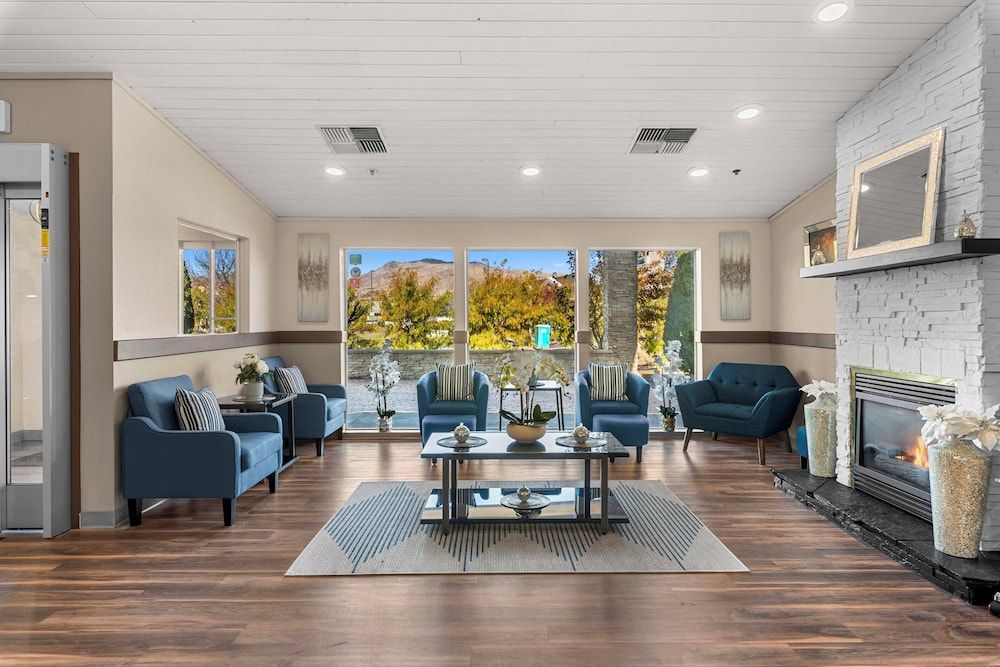 Clarion Pointe Wenatchee 3