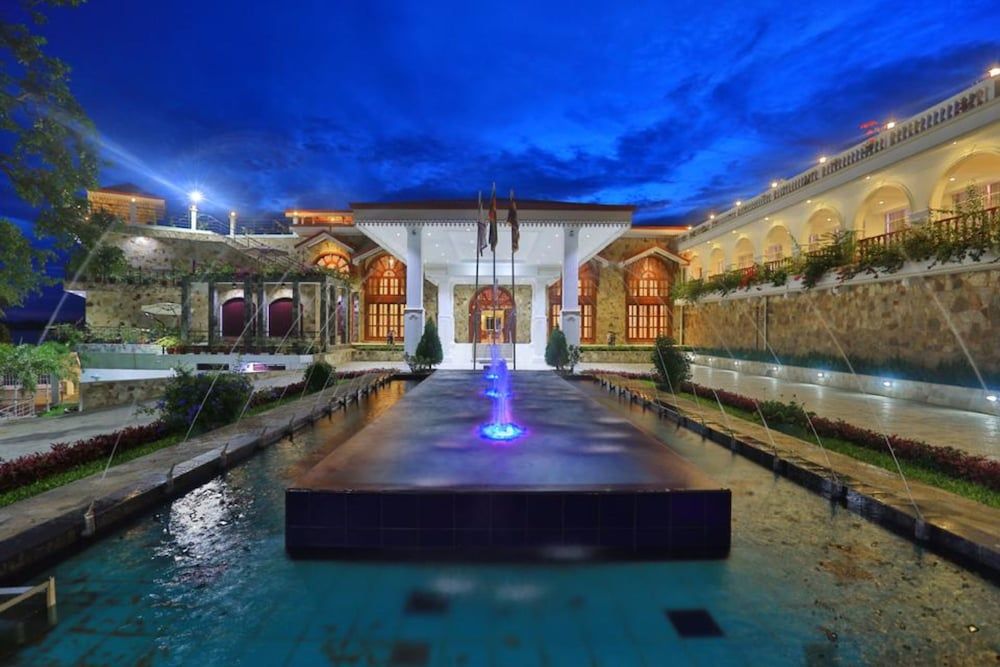 Centauria Lake Resort 4 estrelas em Embilipitiya