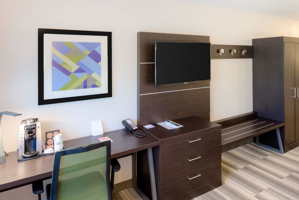 Holiday Inn Express Newberg - Wine Country by IHG 3