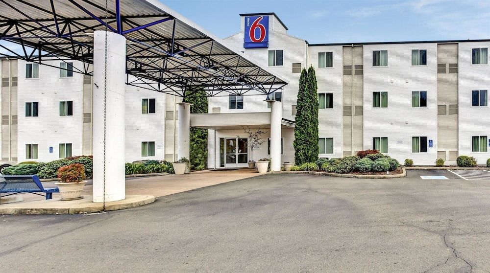 Motel 6 Roseburg, OR 2 estrelas em Roseburg