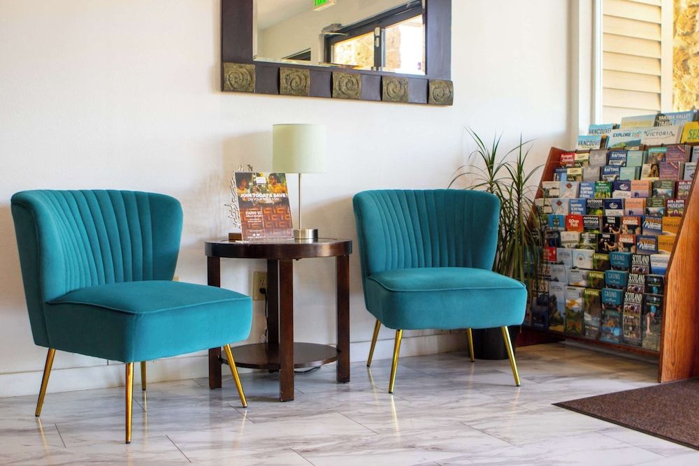 Red Lion Inn & Suites Vancouver 2