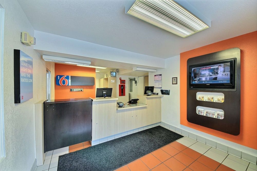 Motel 6 San Marcos, TX 3