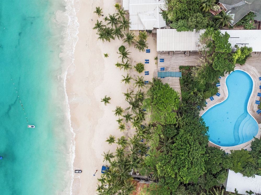 Henry Morgan Resort - All Inclusive 4 étoiles à West Bay