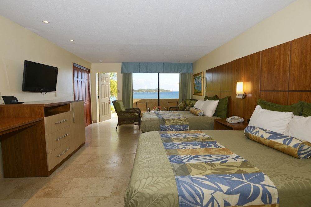 Lindbergh Bay Hotel and Villas 2