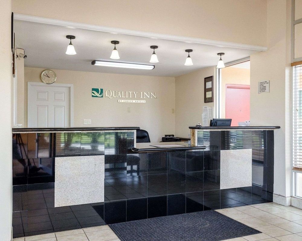 Quality Inn Louisville MS 2