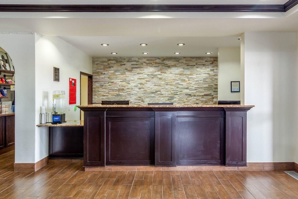 Comfort Inn & Suites Sterling 2