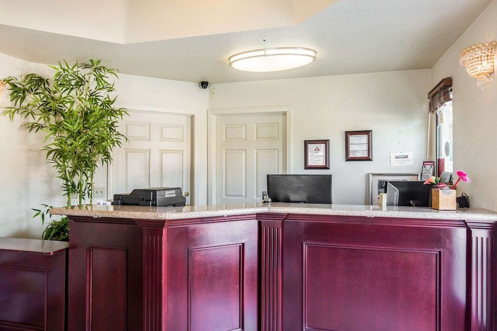 Rodeway Inn Beaumont 1-10 2