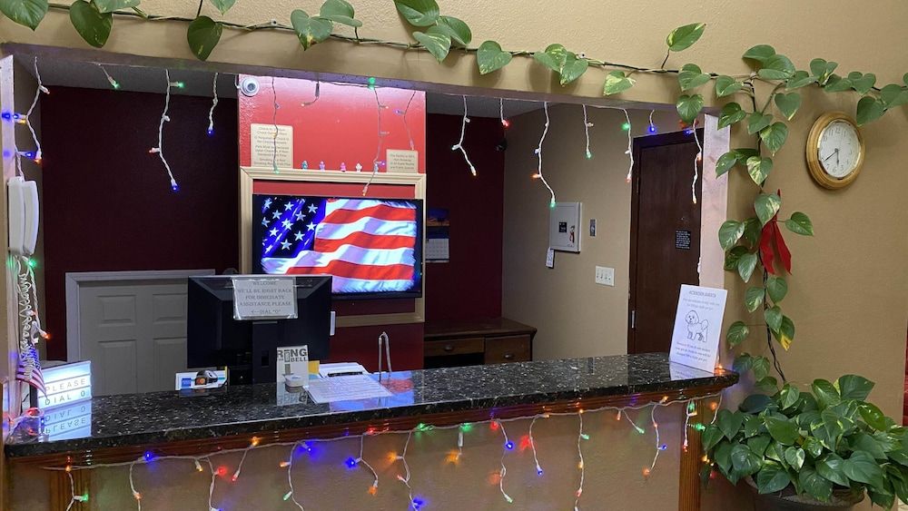 Newton Inn In Newton, KS 2