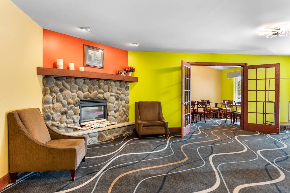 Econo Lodge Inn & Suites Eau Claire Area 3