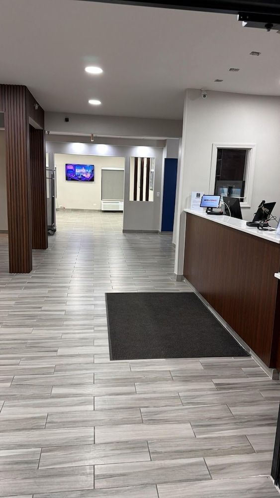 Halsted Inn and Suites Harvey - Chicago Southland 2