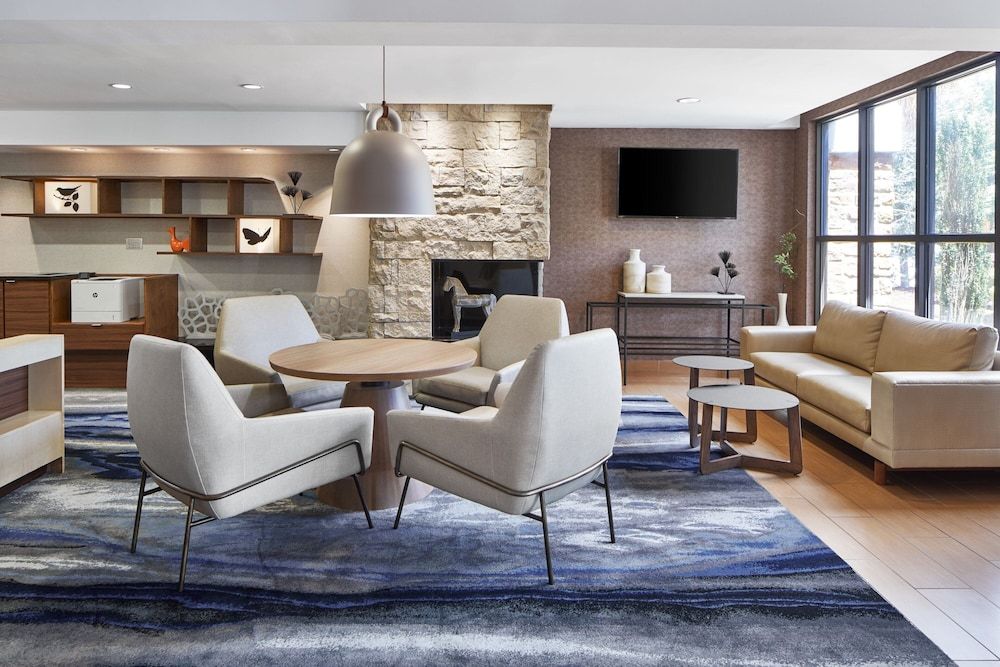 Fairfield Inn and Suites Gainesville 2