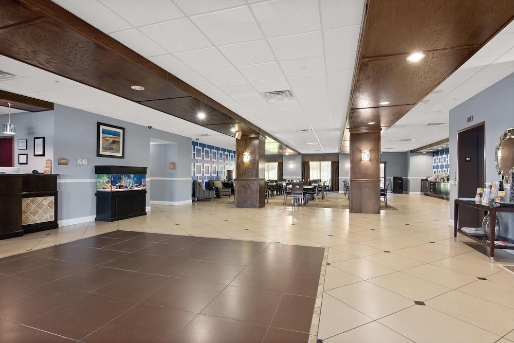Portland Inn & Suites 3