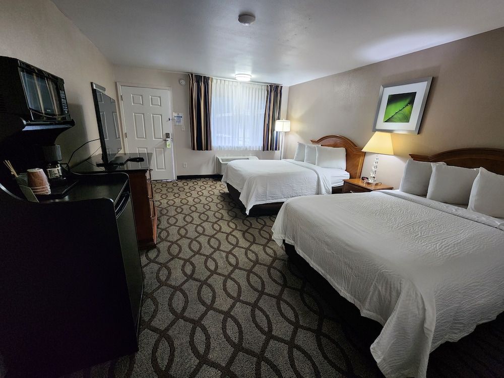 Ramada Bayside Inn and Suites 2