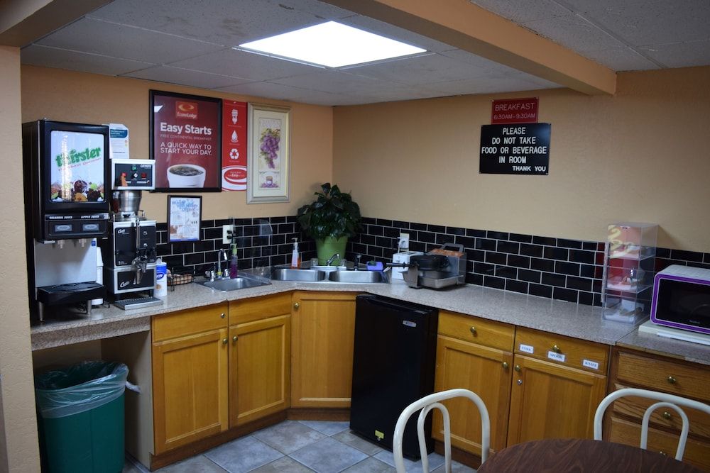 Rodeway Inn Stone Mountain 2