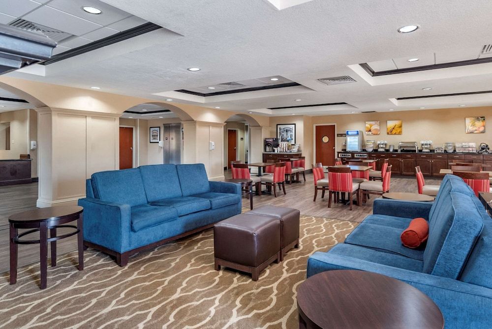 Comfort Inn & Suites Clinton - Jackson West 2