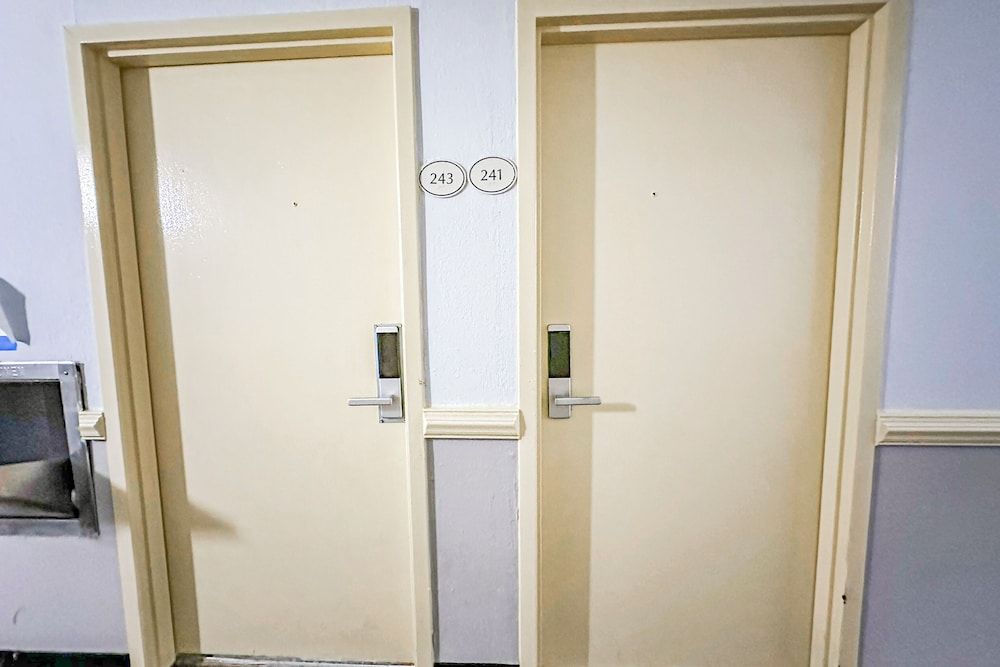 Jackson Hotel & Convention Center 2