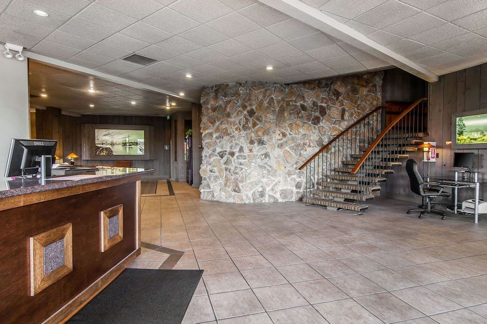 Quality Inn & Suites at Coos Bay 3