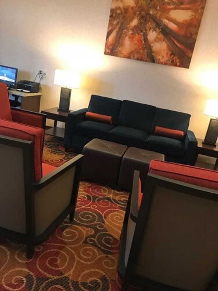 Comfort Suites Altoona North 3