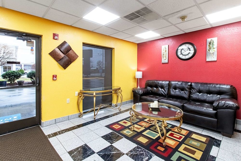 Quality Inn & Suites Dickson 2