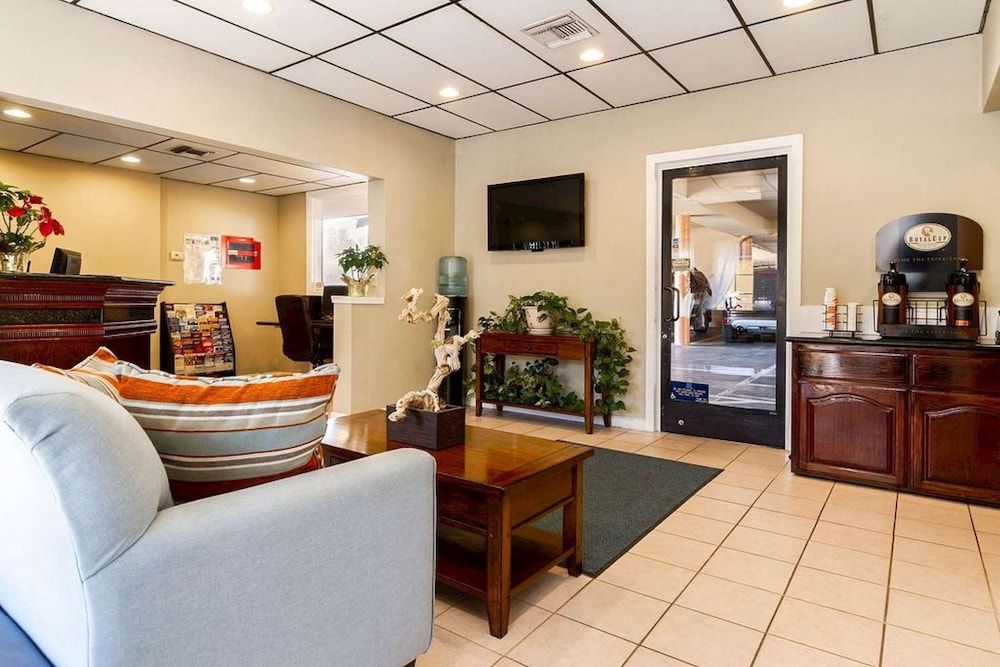 Auburn House Hotel 2