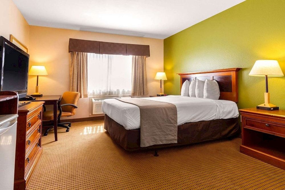 Auburn House Hotel 3