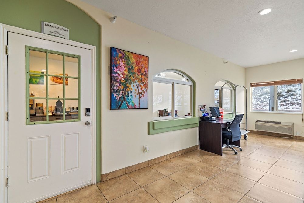 Quality Inn & Suites Salina National Forest Area 3