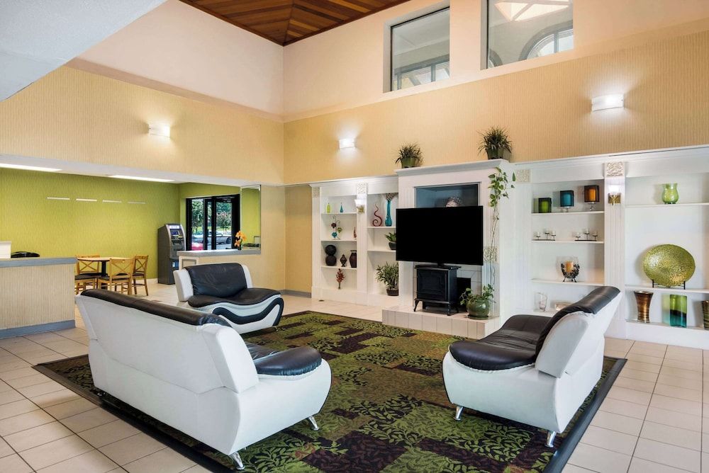 Rodaway Inn At Fort Lee 3