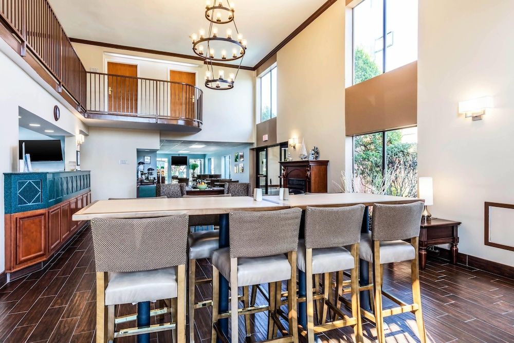 Quality Suites Paducah I-24 2