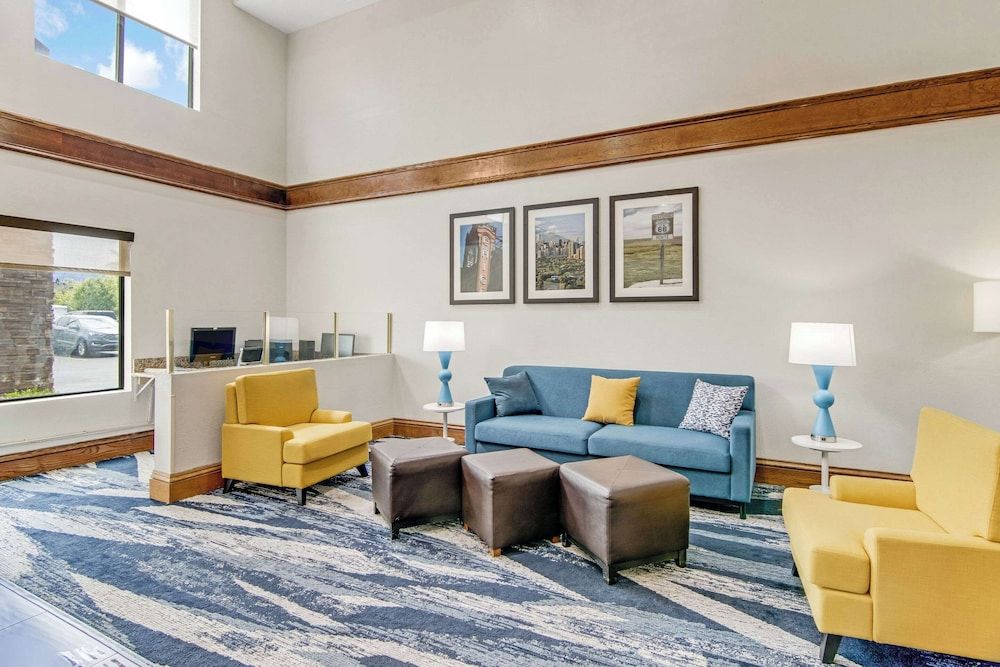 Comfort Suites Lansing 2