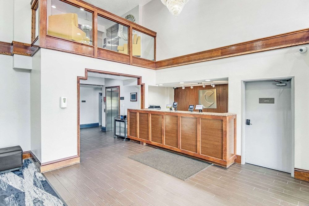 Comfort Suites Lansing 3