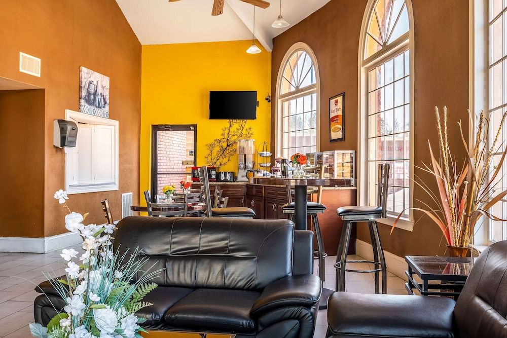 Econo Lodge Acworth 2