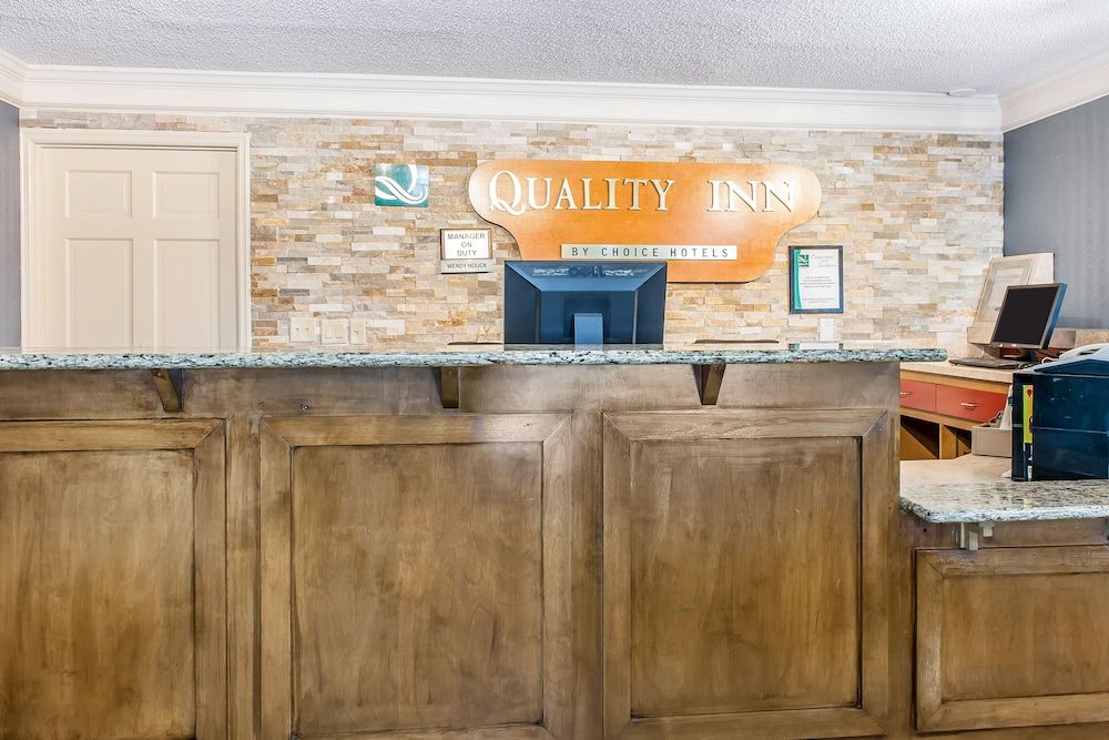 Quality Inn Findlay Area 2